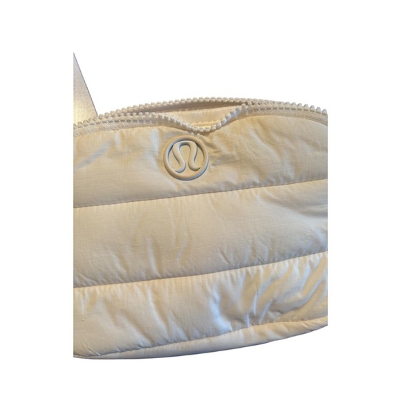 Lululemon Everywhere Wunder Puff Belt Bag - White - Picture 2 of 3